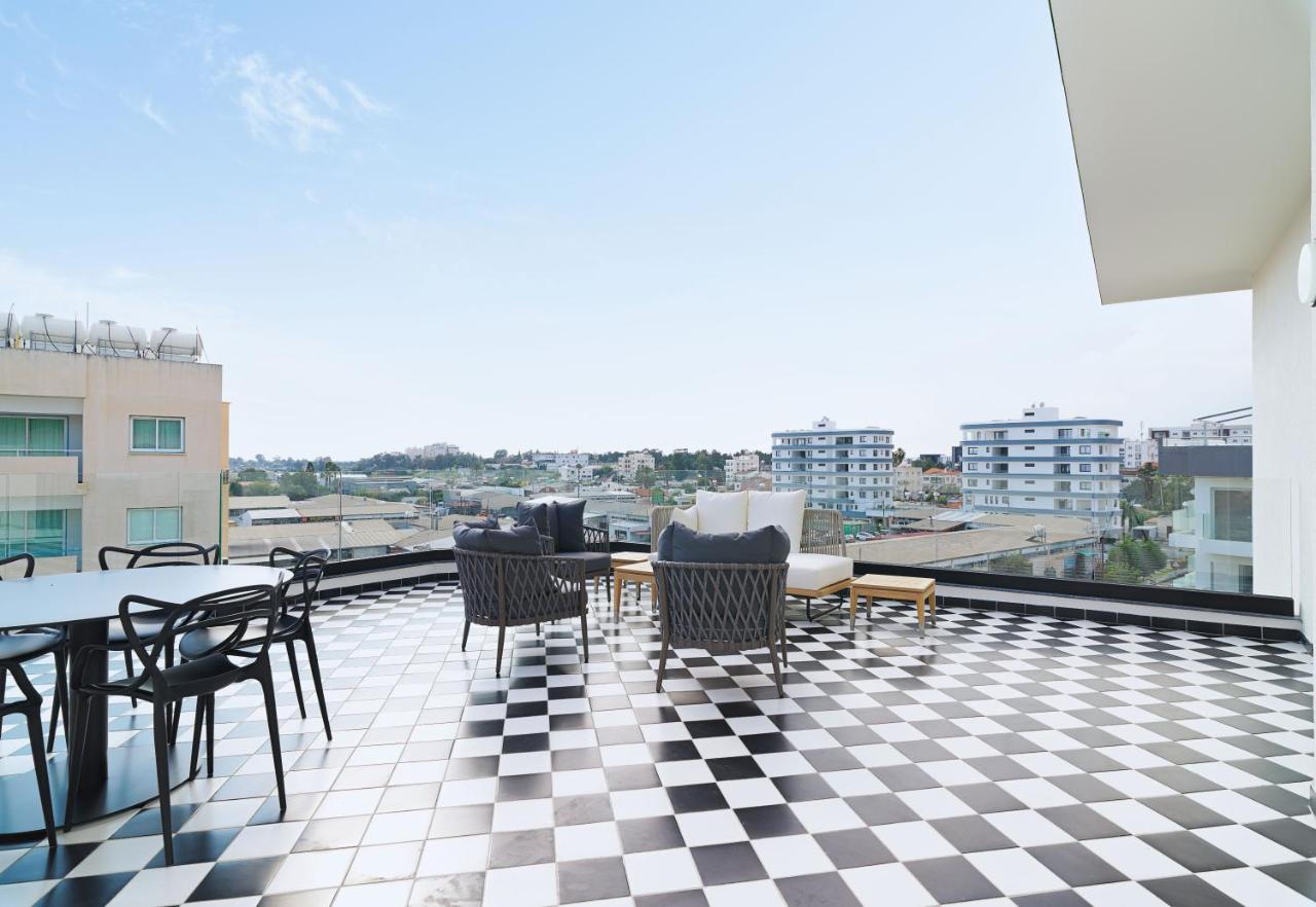 Liv The City Suites Adults Only Lárnaca Exterior foto
