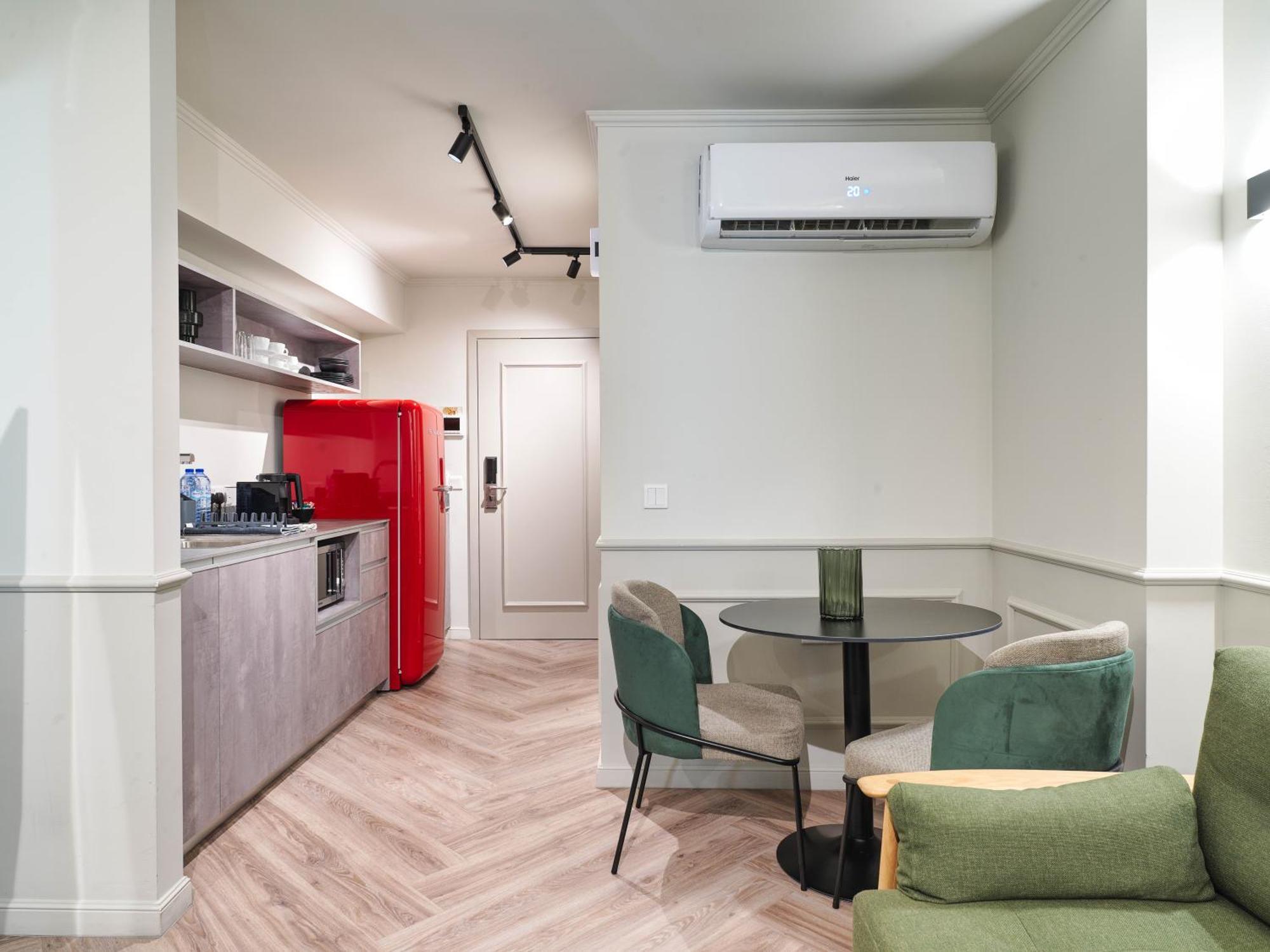 Liv The City Suites Adults Only Lárnaca Exterior foto