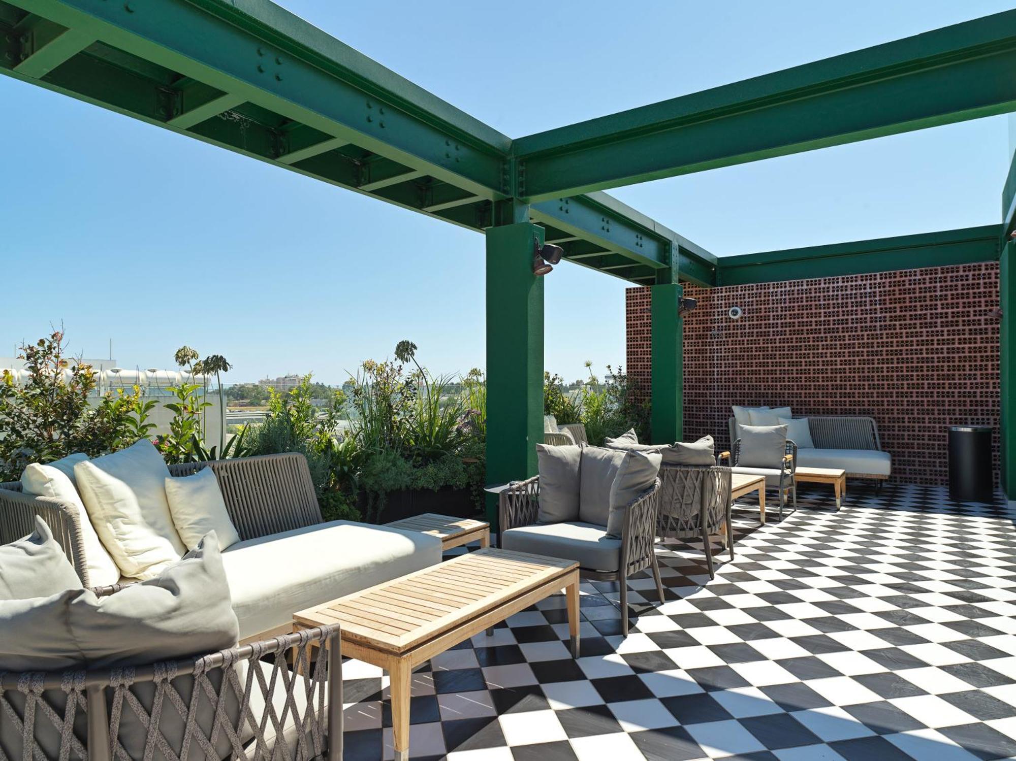 Liv The City Suites Adults Only Lárnaca Exterior foto